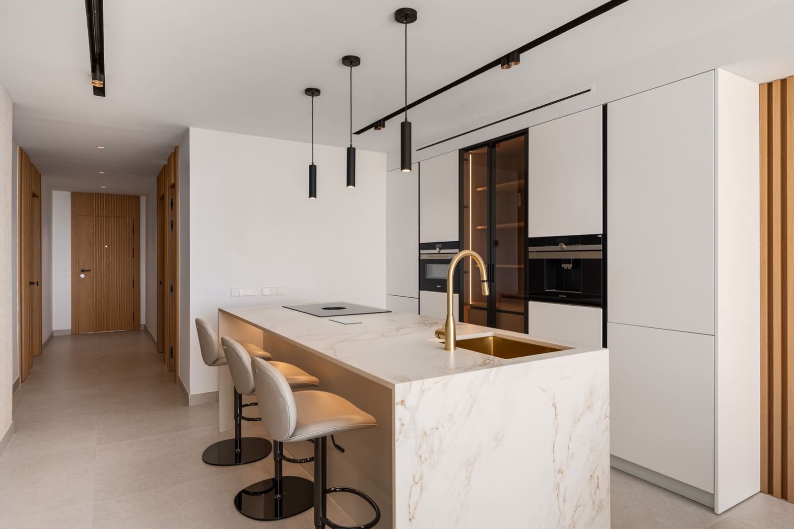 3 bedroom Apartment for sale in Marbella with pool garage - € 1,195,000 (Ref: 9294596)