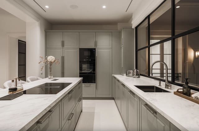 4 slaapkamer Villa te koop in Nueva Andalucia, Marbella met zwembad garage - € 4.595.000 (Ref: 9294597)