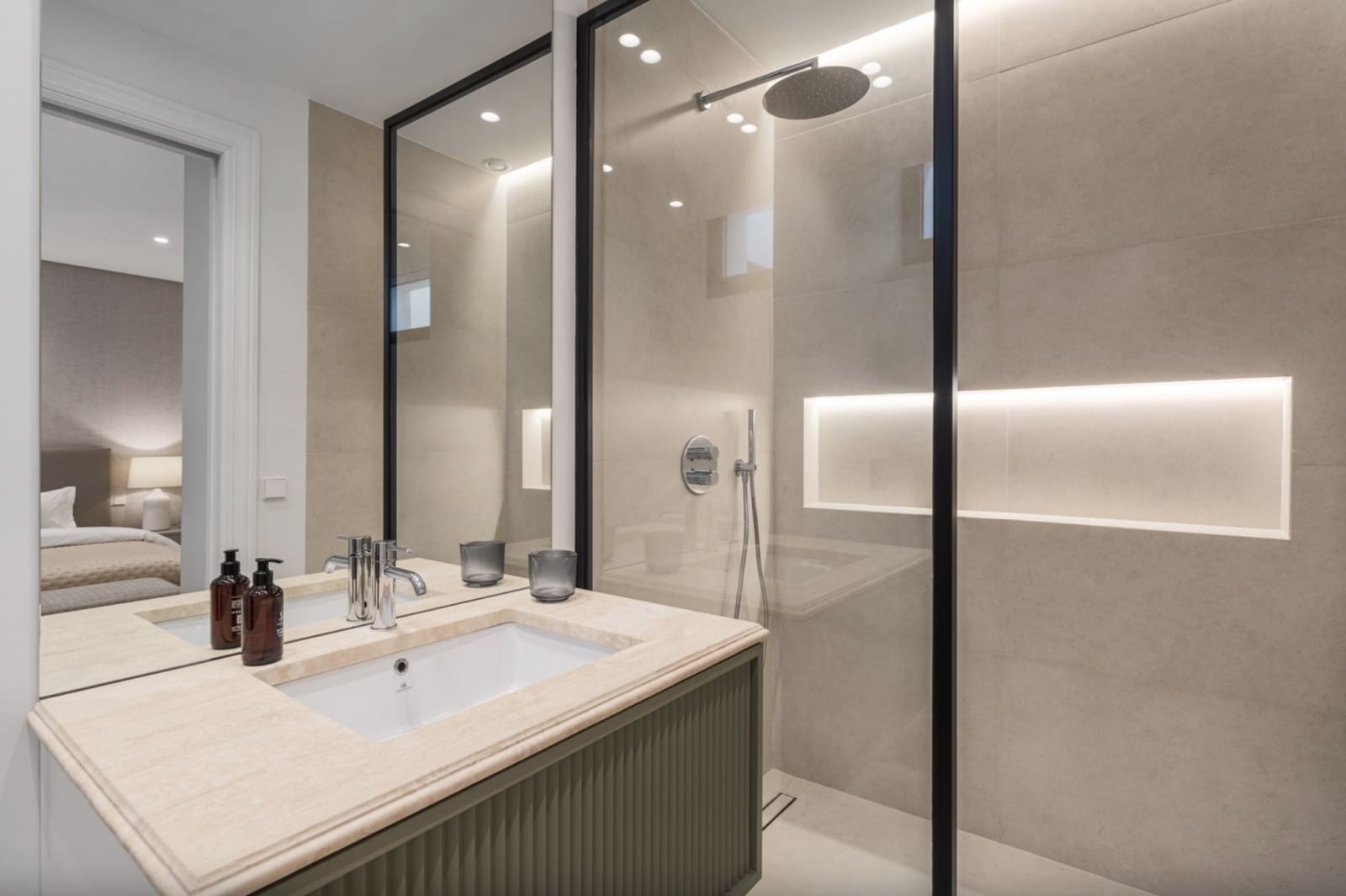 4 bedroom Villa for sale in Nueva Andalucia with pool garage - € 4,595,000 (Ref: 9294597)