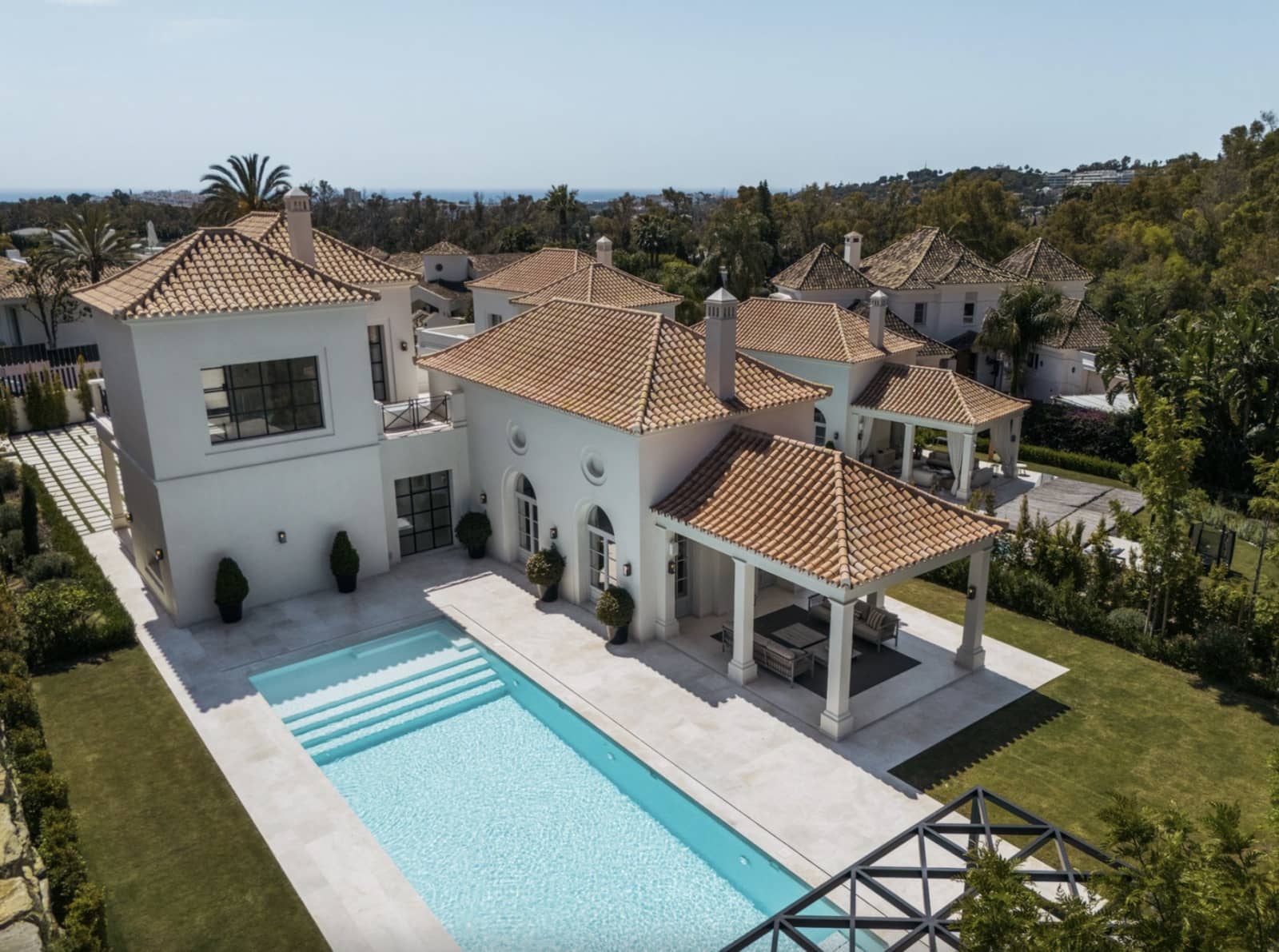 4 bedroom Villa for sale in Nueva Andalucia with pool garage - € 4,595,000 (Ref: 9294597)