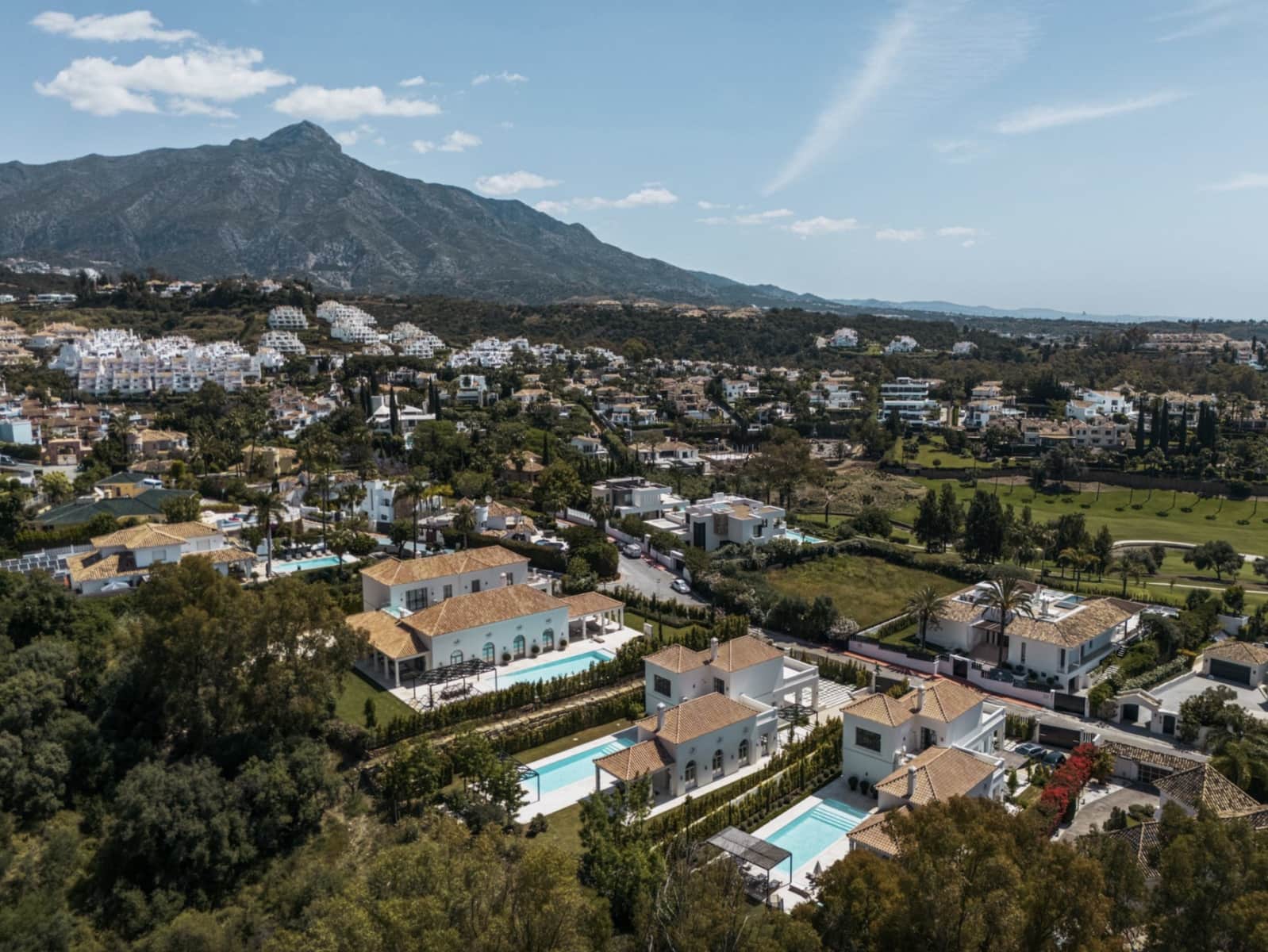 4 bedroom Villa for sale in Nueva Andalucia with pool garage - € 4,595,000 (Ref: 9294597)