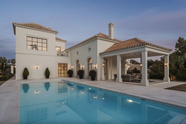 Chalet de 4 habitaciones en Nueva Andalucia, Marbella en venta con piscina garaje - 4.595.000 € (Ref: 9294597)