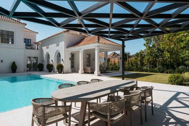 Chalet de 4 habitaciones en Nueva Andalucia, Marbella en venta con piscina garaje - 4.595.000 € (Ref: 9294597)