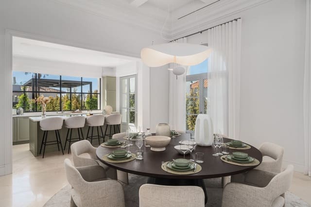Chalet de 4 habitaciones en Nueva Andalucia, Marbella en venta con piscina garaje - 4.595.000 € (Ref: 9294597)