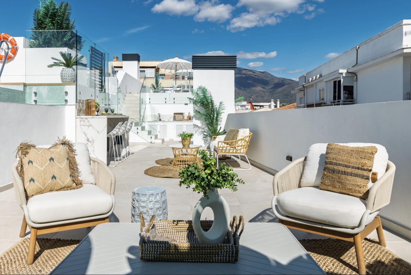 2 sovrum Lägenhet till salu i Estepona med pool garage - 549 000 € (Ref: 9294598)