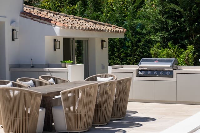 6 slaapkamer Villa te koop in Marbella met zwembad garage - € 8.950.000 (Ref: 9294599)