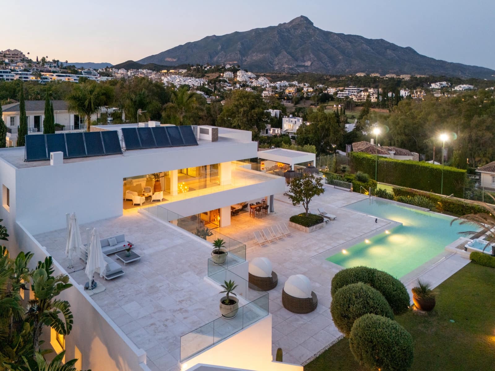 7 slaapkamer Villa te koop in Marbella met zwembad garage - € 7.950.000 (Ref: 9294601)
