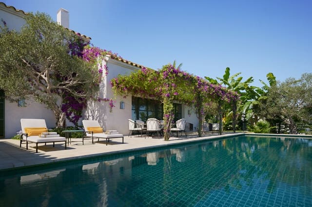 Chalet de 3 habitaciones en Marbella en venta con piscina garaje - 2.600.000 € (Ref: 9294602)