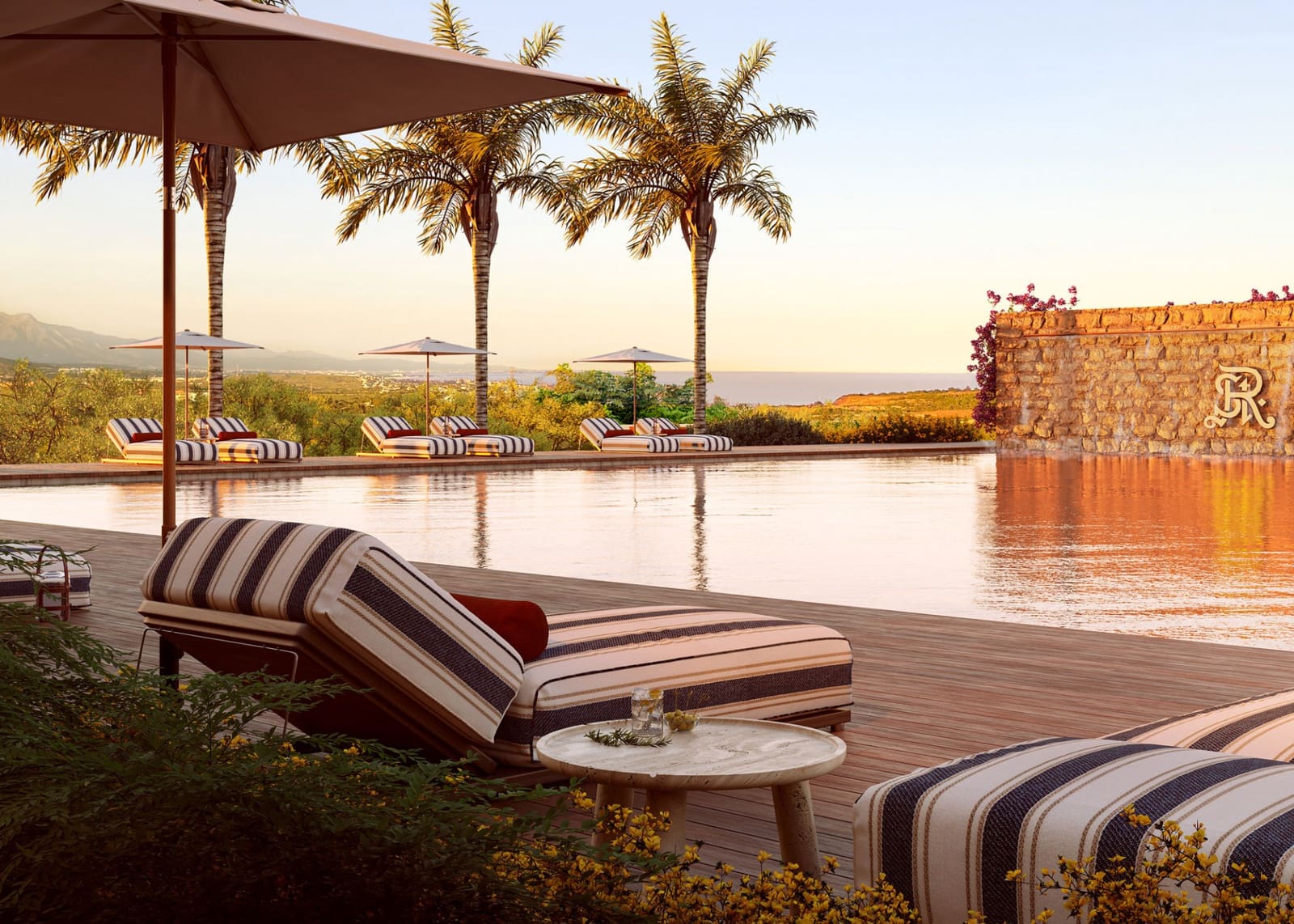 2 bedroom Apartment for sale in Marbella with pool garage - € 2,390,000 (Ref: 9294610)