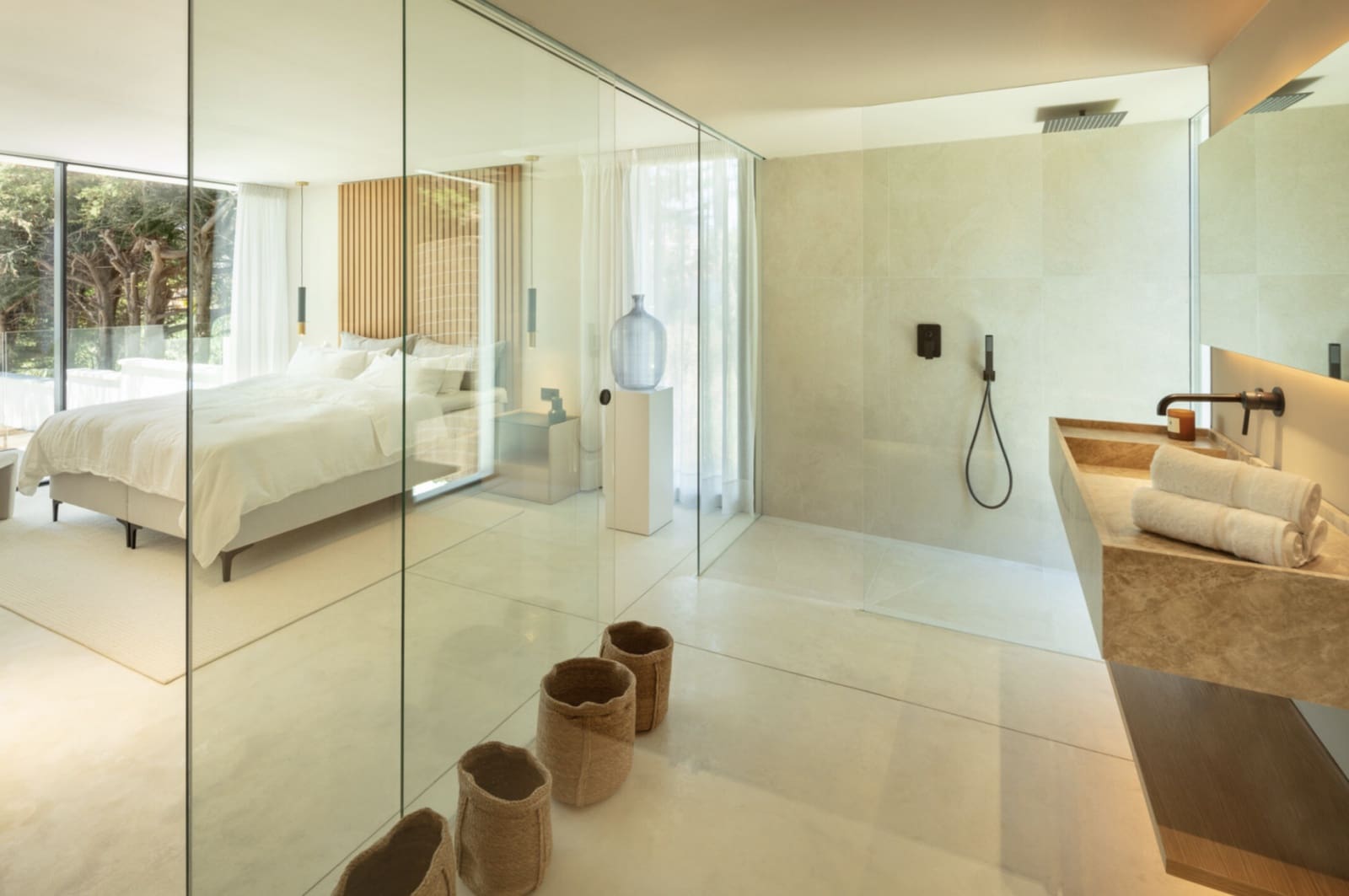 4 bedroom Villa for sale in Marbella with pool garage - € 3,550,000 (Ref: 9294611)