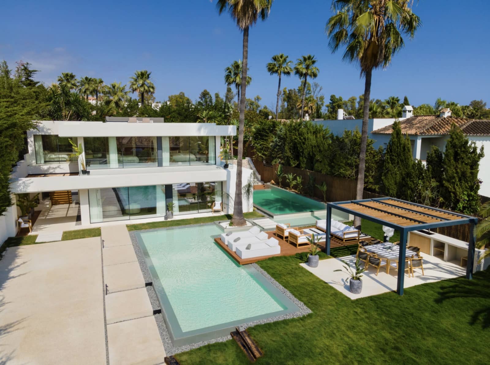 4 makuuhuone Huvila myytävänä paikassa Marbella mukana uima-altaan 
autotalli - 3 550 000 € (Ref: 9294611)