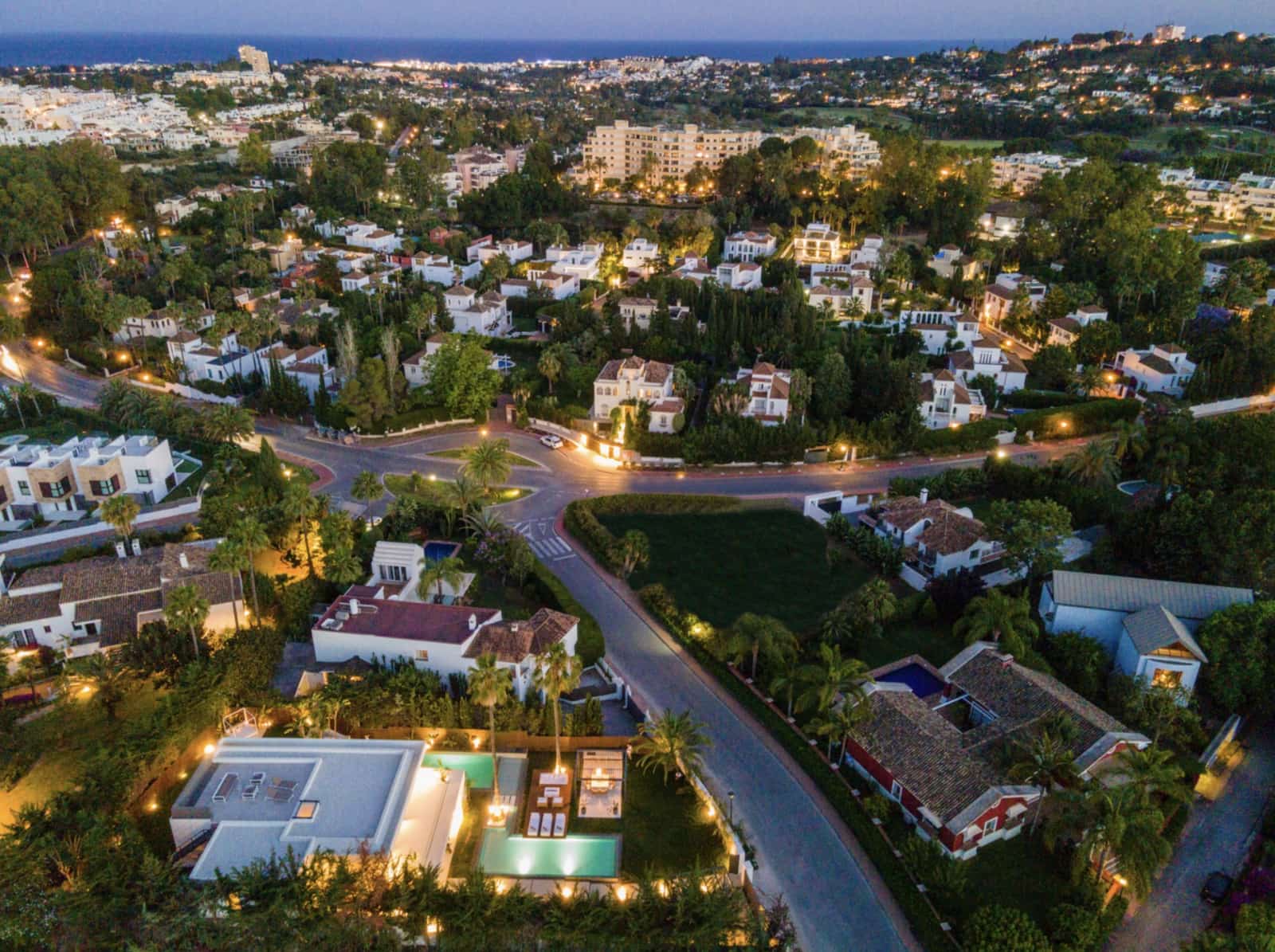 4 makuuhuone Huvila myytävänä paikassa Marbella mukana uima-altaan 
autotalli - 3 550 000 € (Ref: 9294611)