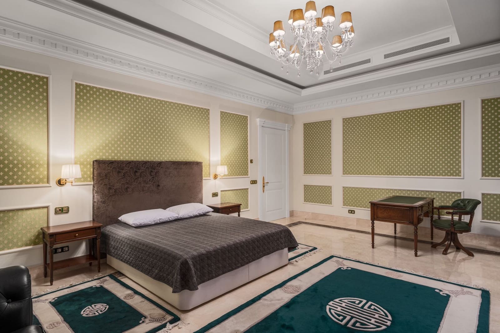 7 slaapkamer Villa te koop in Marbella met zwembad garage - € 13.000.000 (Ref: 9294618)