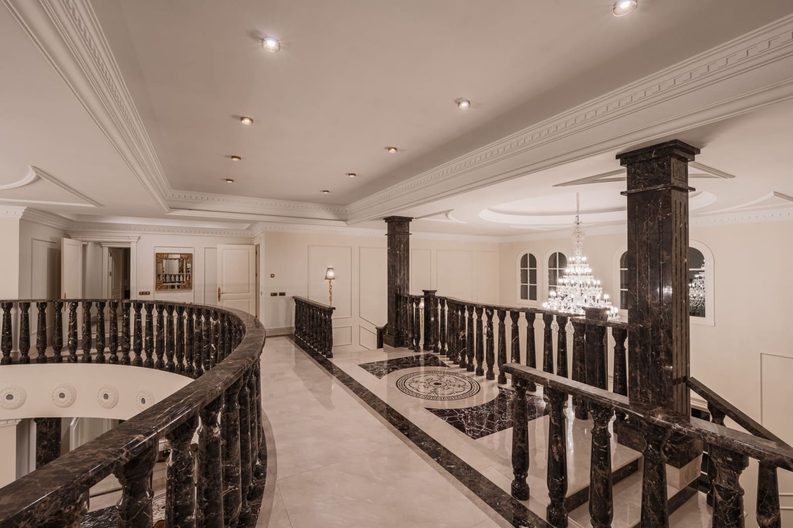 7 slaapkamer Villa te koop in Marbella met zwembad garage - € 13.000.000 (Ref: 9294618)