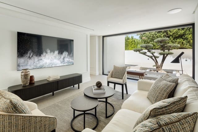 6 bedroom Villa for sale in Marbella with pool garage - € 5,850,000 (Ref: 9294621)