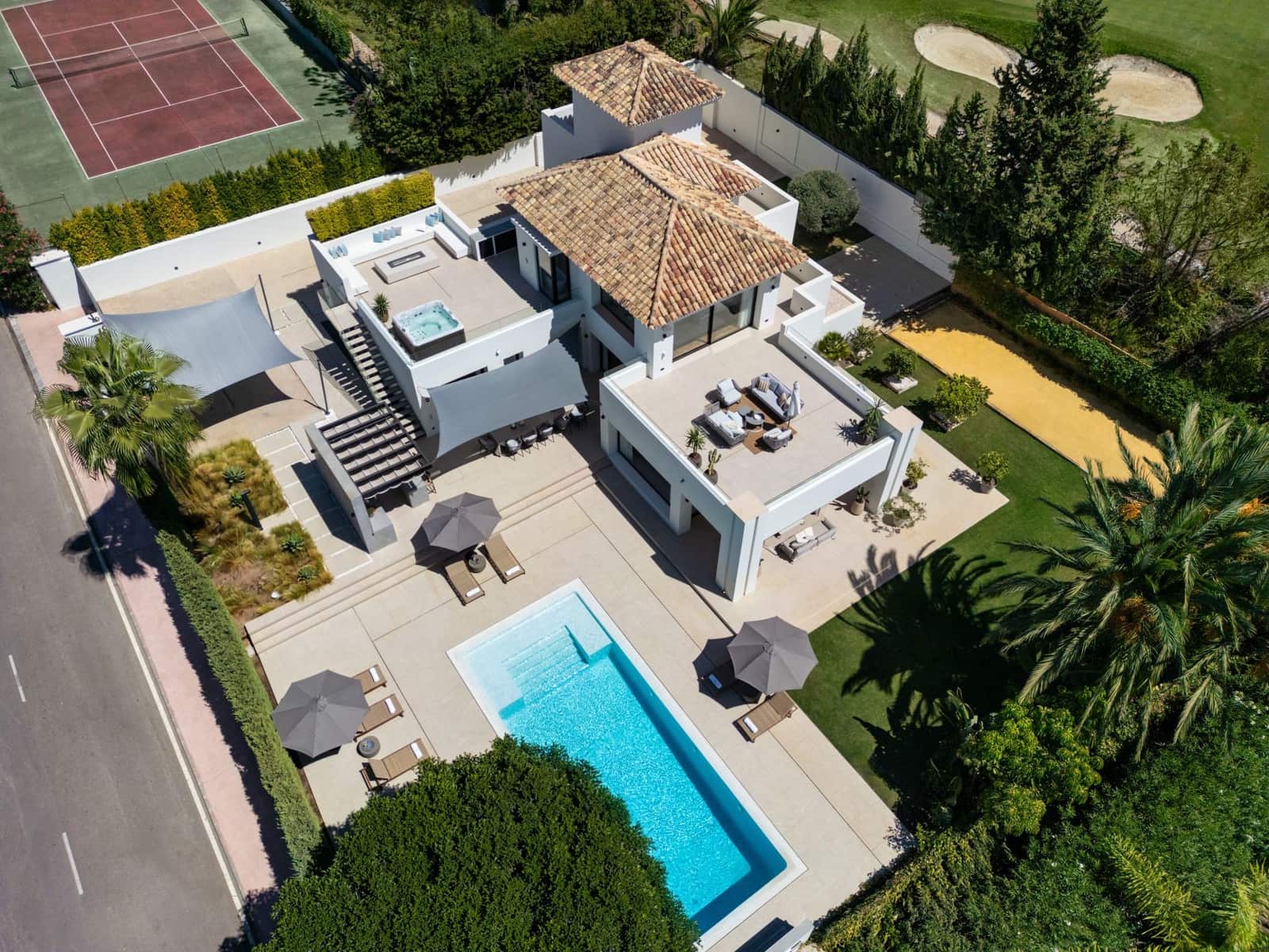 6 bedroom Villa for sale in Marbella with pool garage - € 5,850,000 (Ref: 9294621)