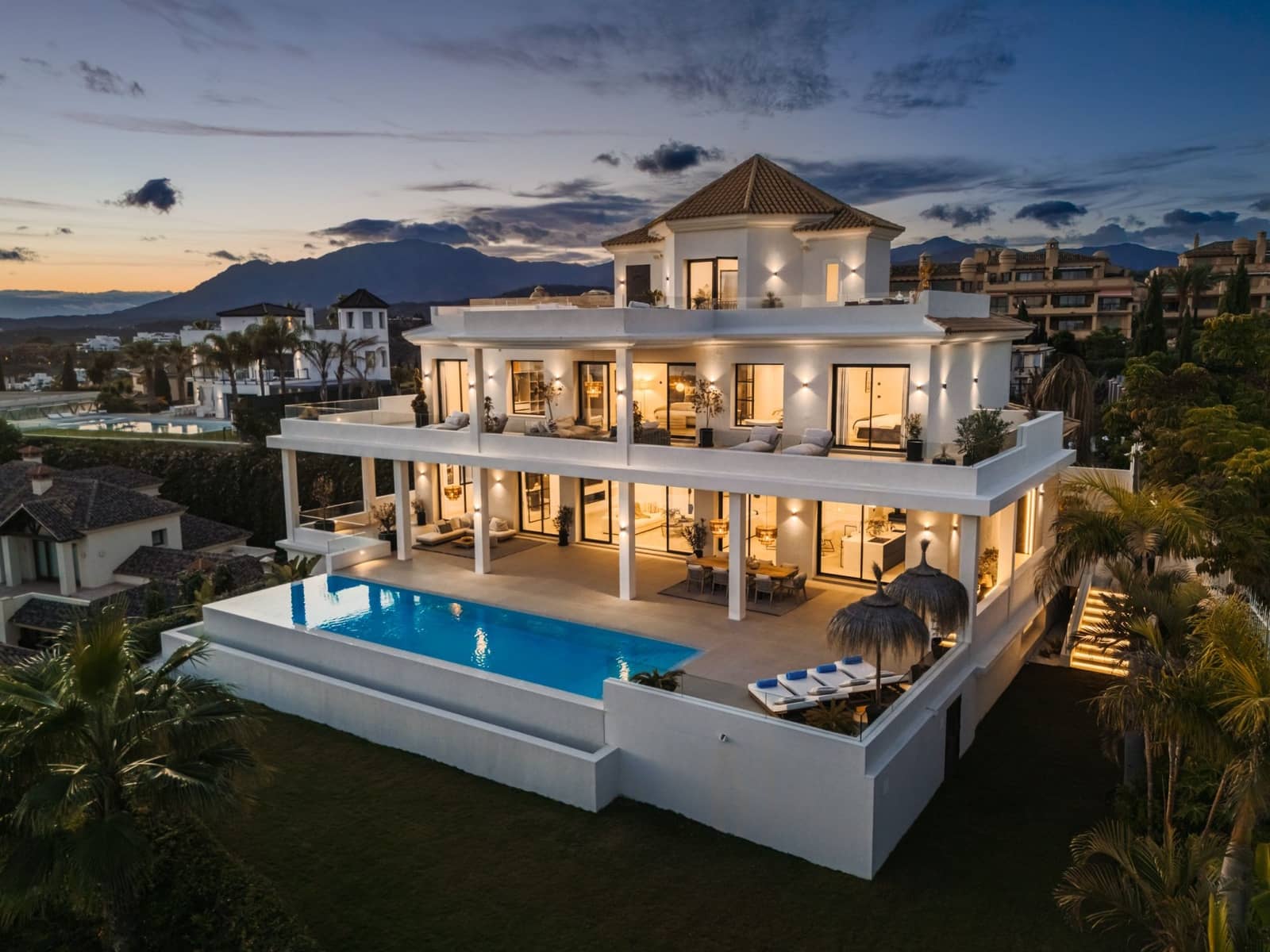 6 sovrum Villa till salu i Marbella med pool garage - 6 995 000 € (Ref: 9294623)