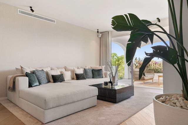 Pareado de 4 habitaciones en Marbella en venta con piscina garaje - 1.991.000 € (Ref: 9294627)