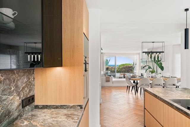 Pareado de 4 habitaciones en Marbella en venta con piscina garaje - 1.991.000 € (Ref: 9294627)