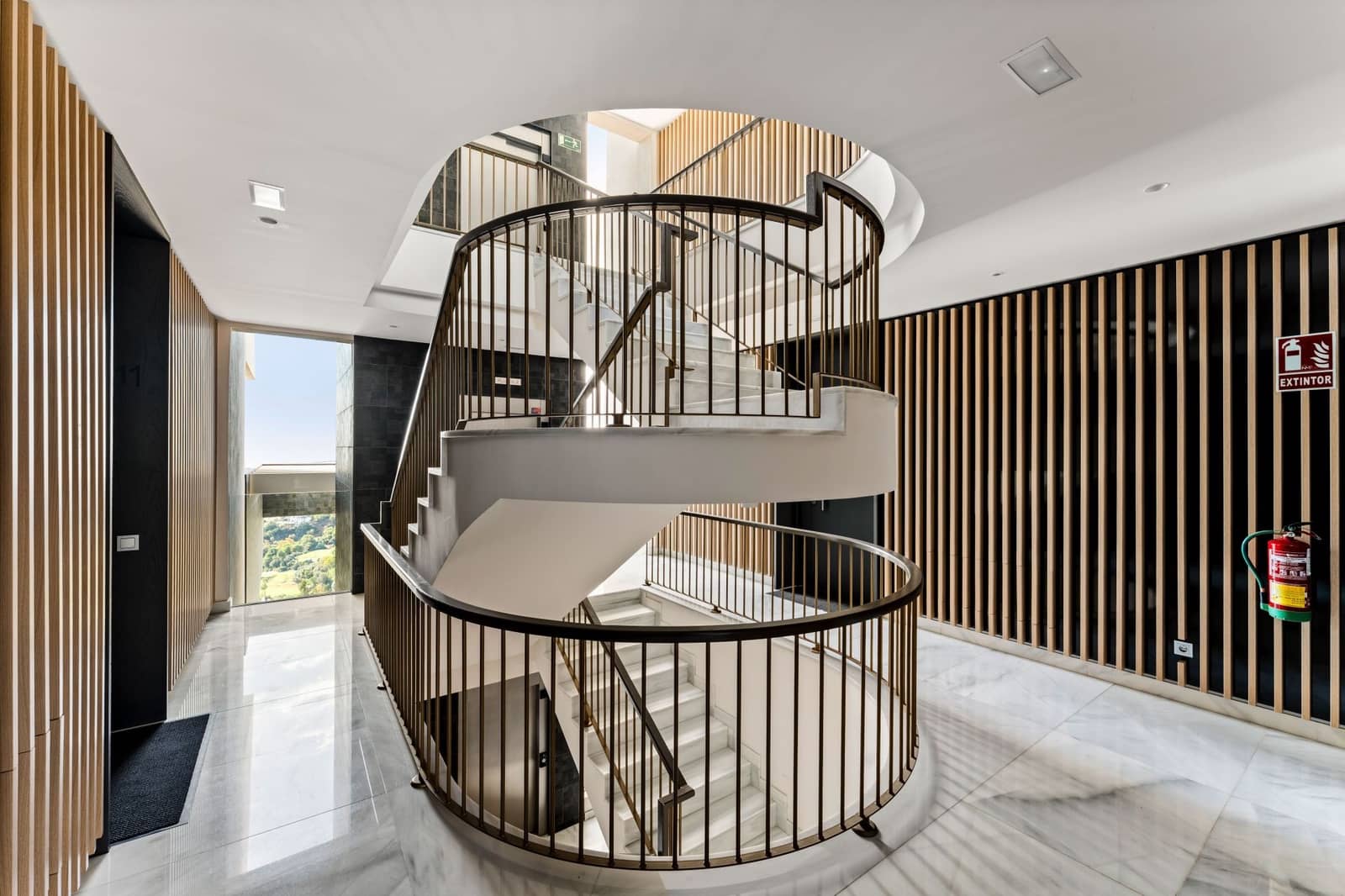 3 slaapkamer Appartement te koop in Marbella met zwembad garage - € 2.149.000 (Ref: 9294628)