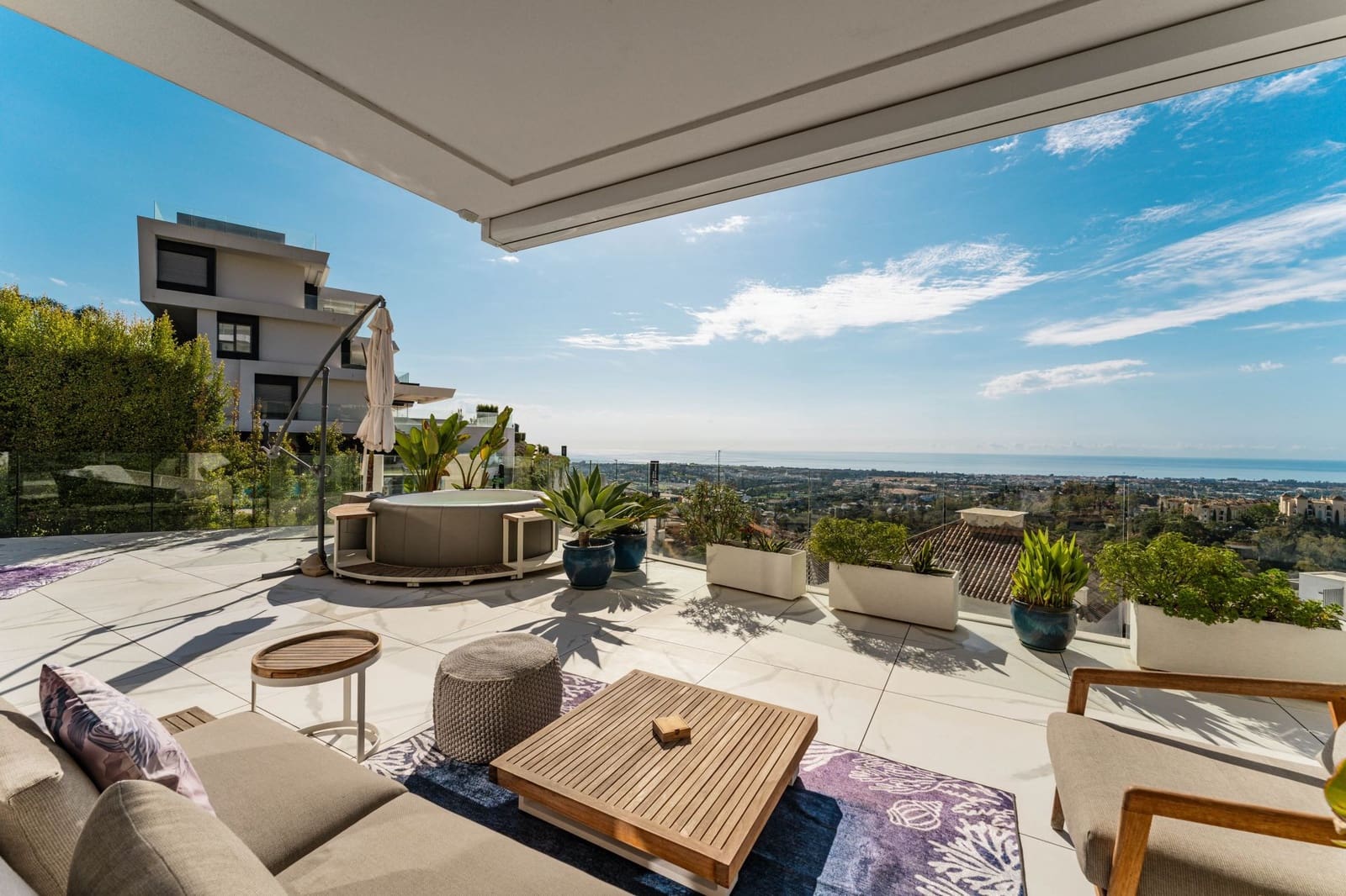 3 sypialnia Apartament na sprzedaż w Marbella z basenem garażem - 2 149 000 € (Ref: 9294628)