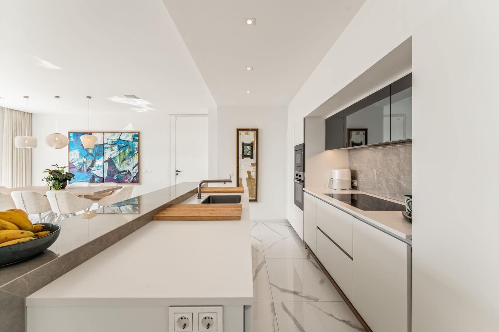 3 sypialnia Apartament na sprzedaż w Marbella z basenem garażem - 2 149 000 € (Ref: 9294628)