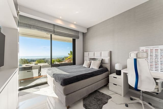3 sypialnia Apartament na sprzedaż w Marbella z basenem garażem - 2 149 000 € (Ref: 9294628)