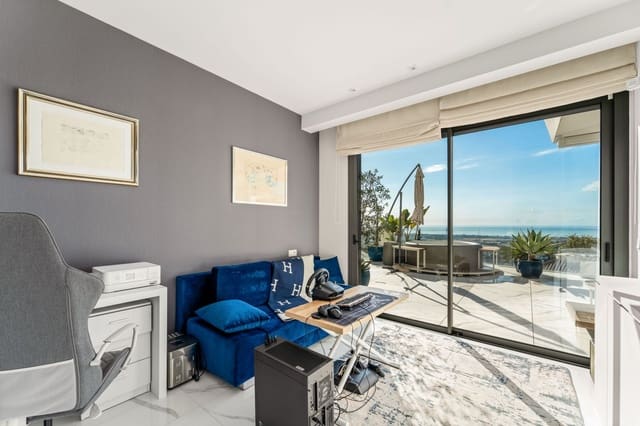 3 sypialnia Apartament na sprzedaż w Marbella z basenem garażem - 2 149 000 € (Ref: 9294628)