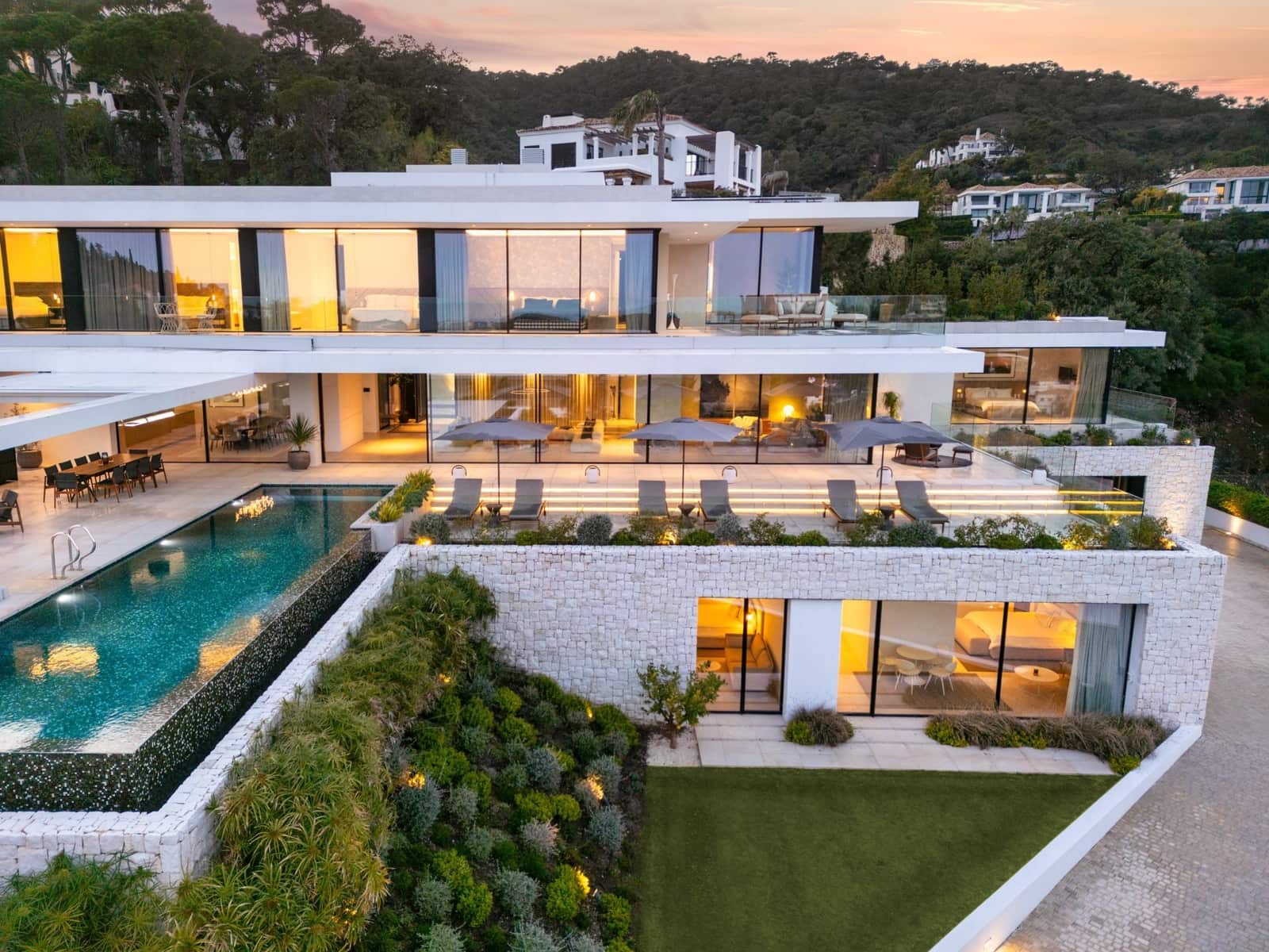 8 sovrum Villa till salu i Marbella med pool garage - 11 500 000 € (Ref: 9294631)