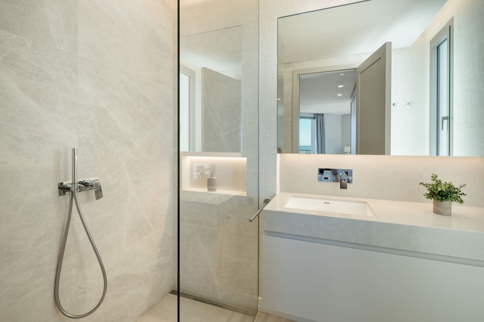 7 sypialnia Willa na sprzedaż w Marbella z basenem garażem - 10 800 000 € (Ref: 9294632)