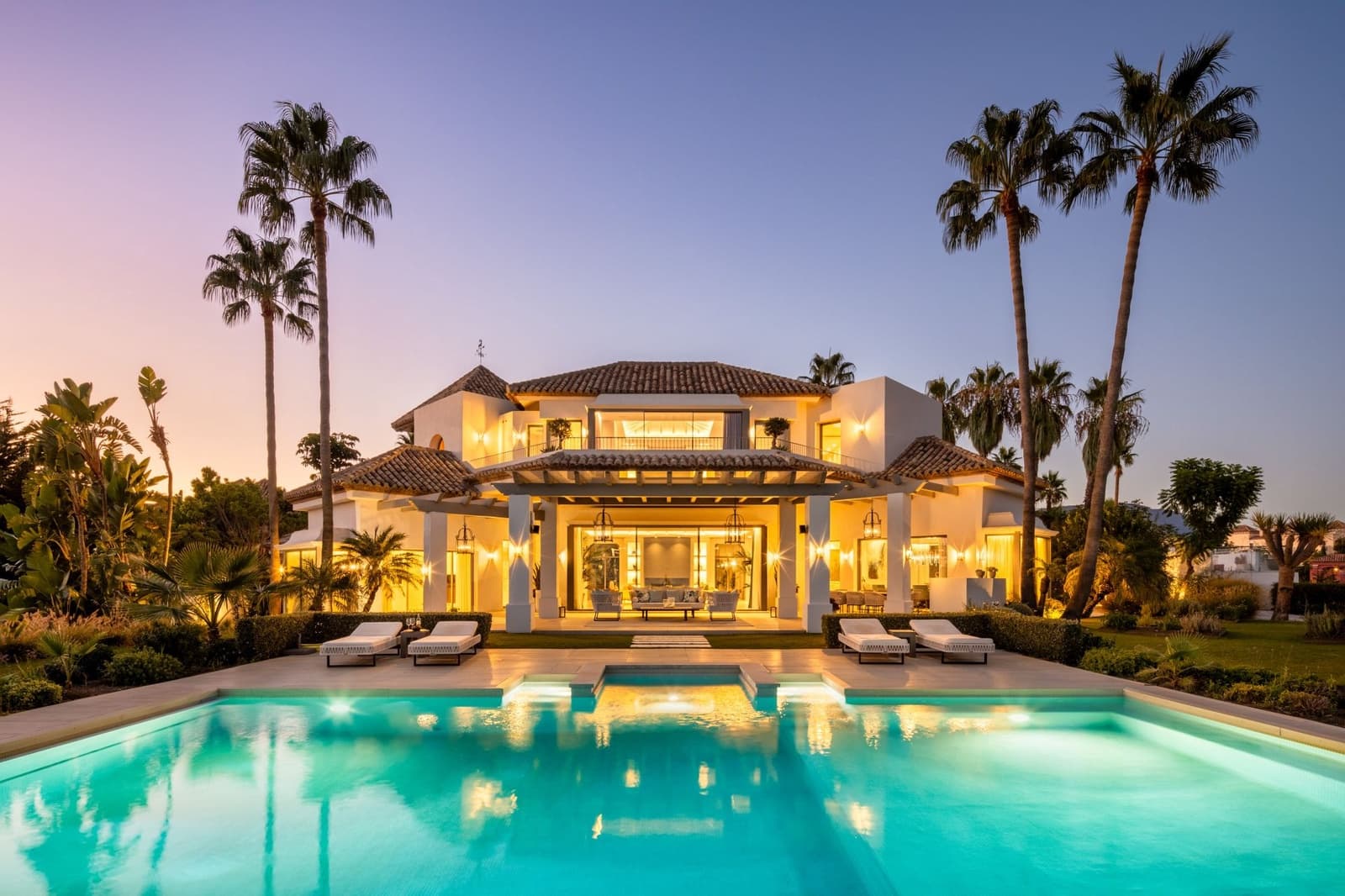 7 sypialnia Willa na sprzedaż w Marbella z basenem garażem - 10 800 000 € (Ref: 9294632)