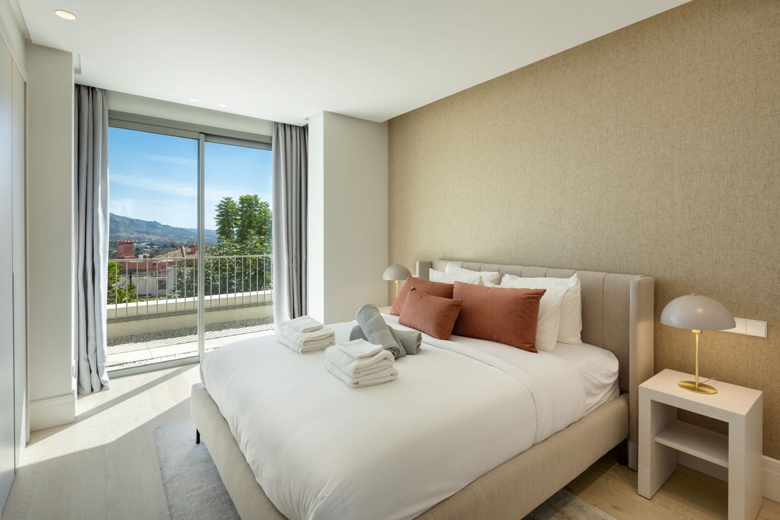 7 sypialnia Willa na sprzedaż w Marbella z basenem garażem - 10 800 000 € (Ref: 9294632)