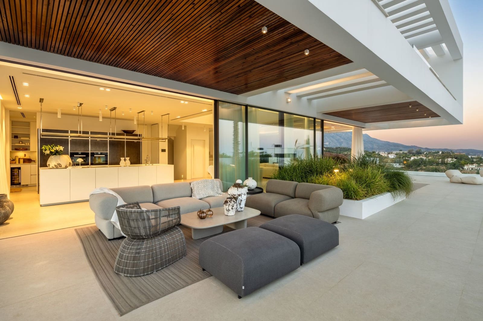 6 slaapkamer Villa te koop in Marbella met zwembad - € 6.950.000 (Ref: 9294634)