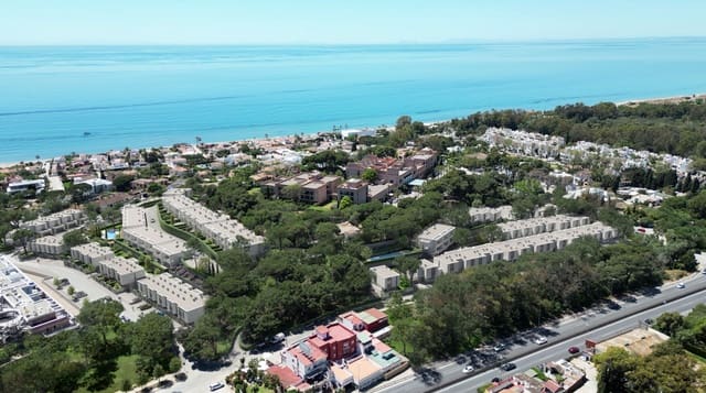 Chalet de 3 habitaciones en Marbella en venta con piscina garaje - 990.000 € (Ref: 9294636)