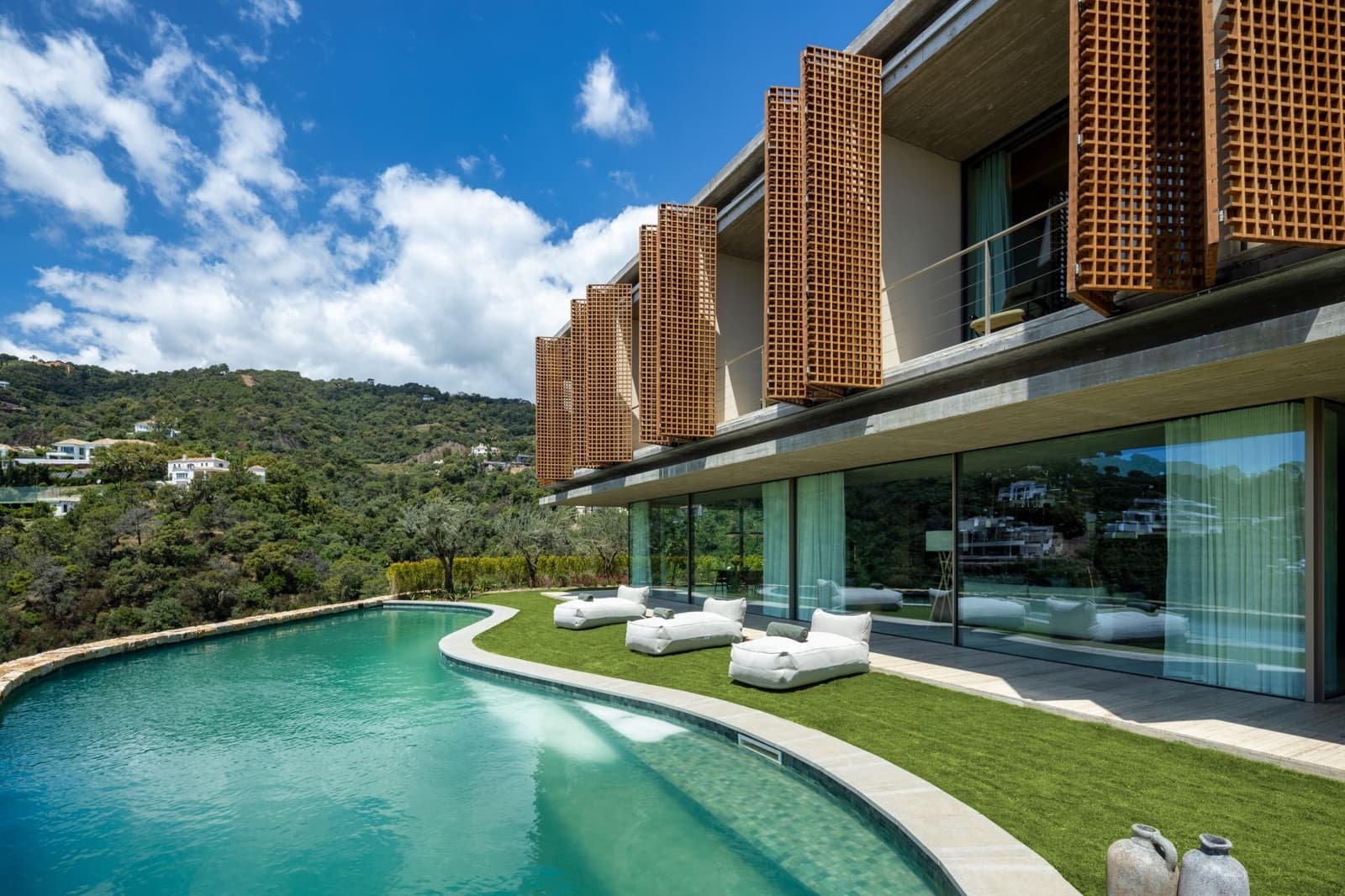 7 sypialnia Willa na sprzedaż w Marbella z basenem - 10 800 000 € (Ref: 9294639)