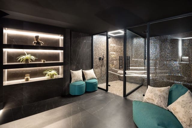 5 slaapkamer Villa te koop in Marbella met zwembad - € 6.500.000 (Ref: 9294645)