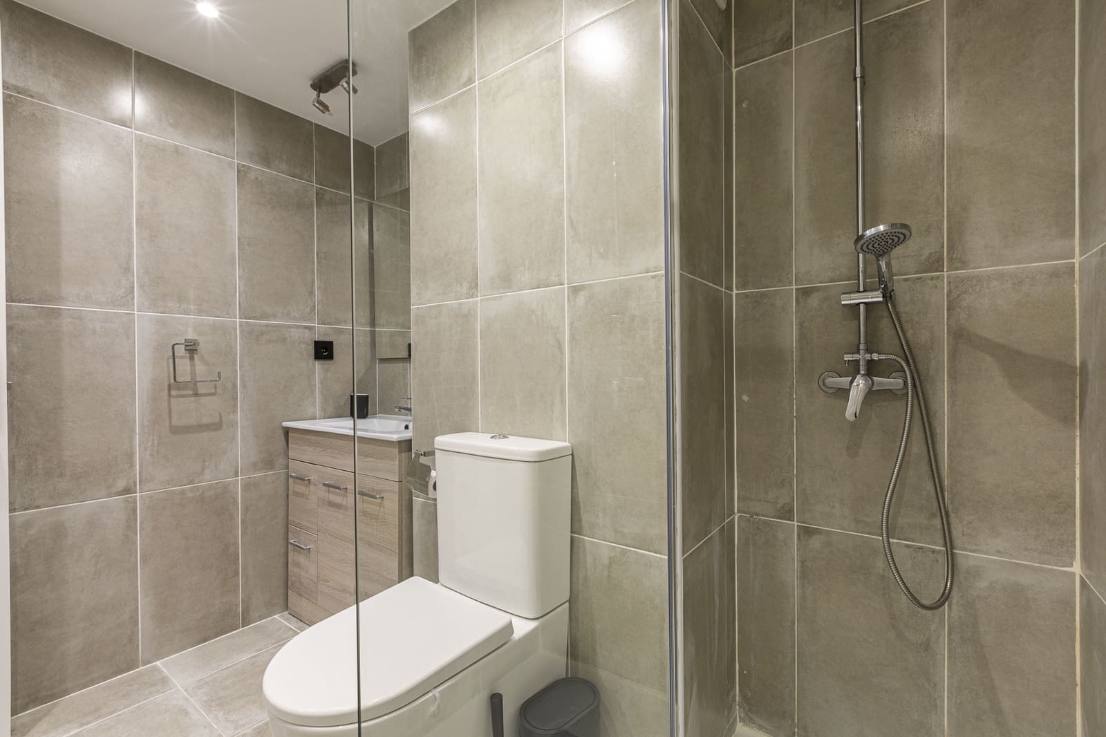 2 Zimmer Apartment zu verkaufen in Nueva Andalucia mit Pool Garage - 544.000 € (Ref: 9294657)