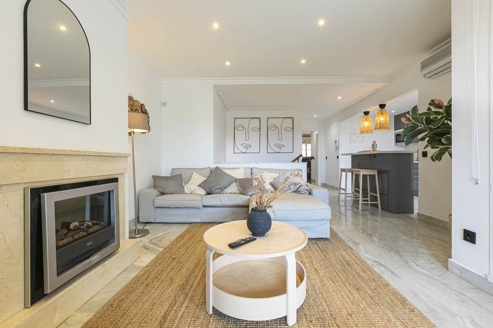 Apartamento de 2 habitaciones en Nueva Andalucia en venta con piscina garaje - 535.000 € (Ref: 9294657)
