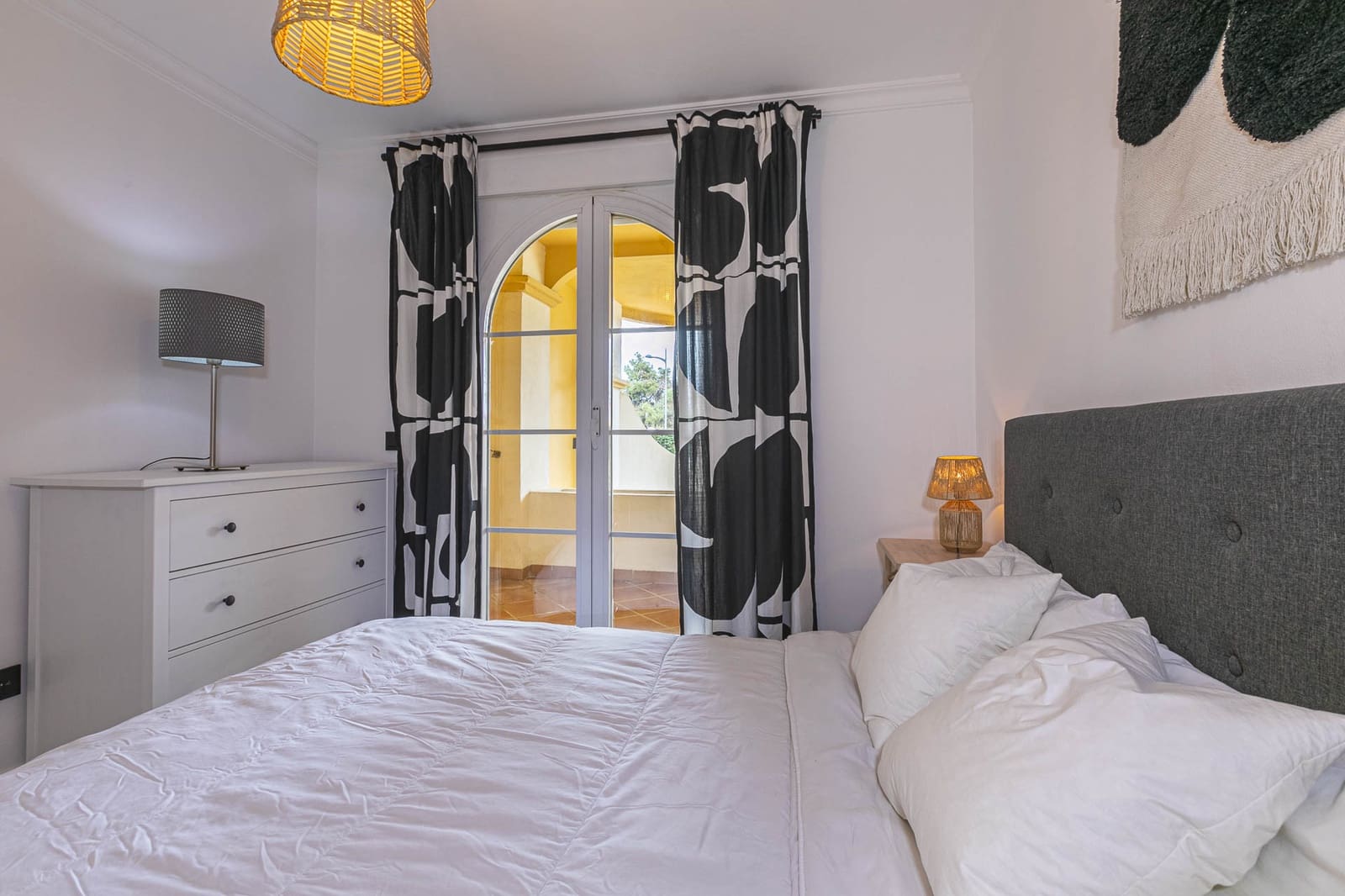 Apartamento de 2 habitaciones en Nueva Andalucia en venta con piscina garaje - 535.000 € (Ref: 9294657)