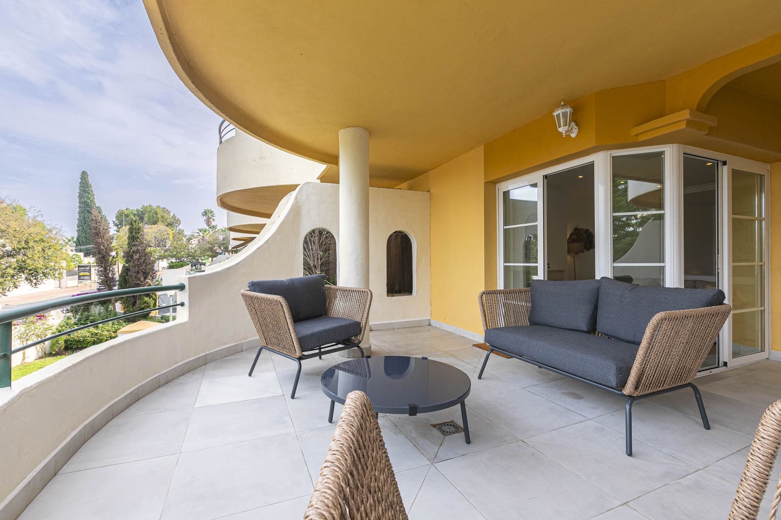 Apartamento de 2 habitaciones en Nueva Andalucia en venta con piscina garaje - 535.000 € (Ref: 9294657)