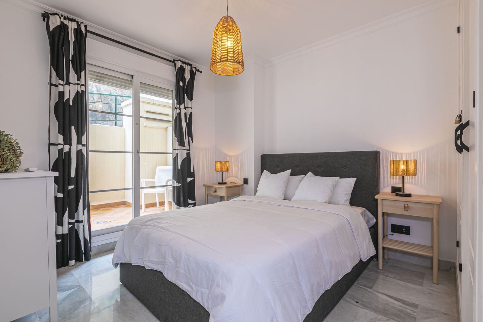 Apartamento de 2 habitaciones en Nueva Andalucia en venta con piscina garaje - 535.000 € (Ref: 9294657)