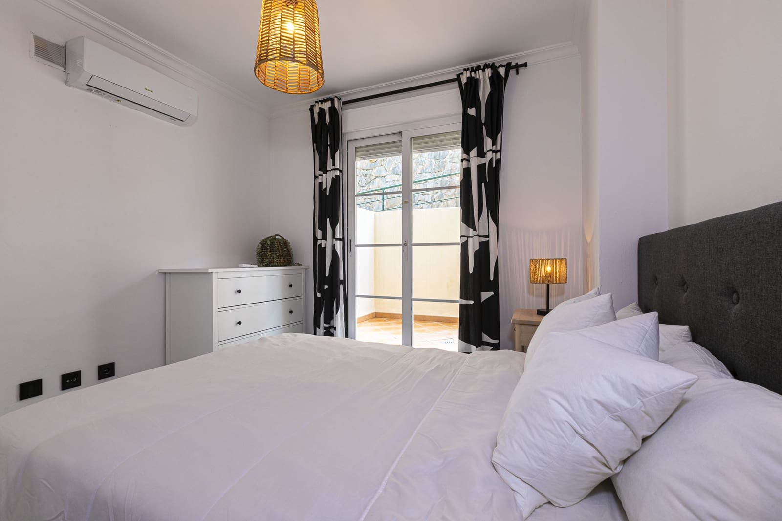 Apartamento de 2 habitaciones en Nueva Andalucia en venta con piscina garaje - 535.000 € (Ref: 9294657)