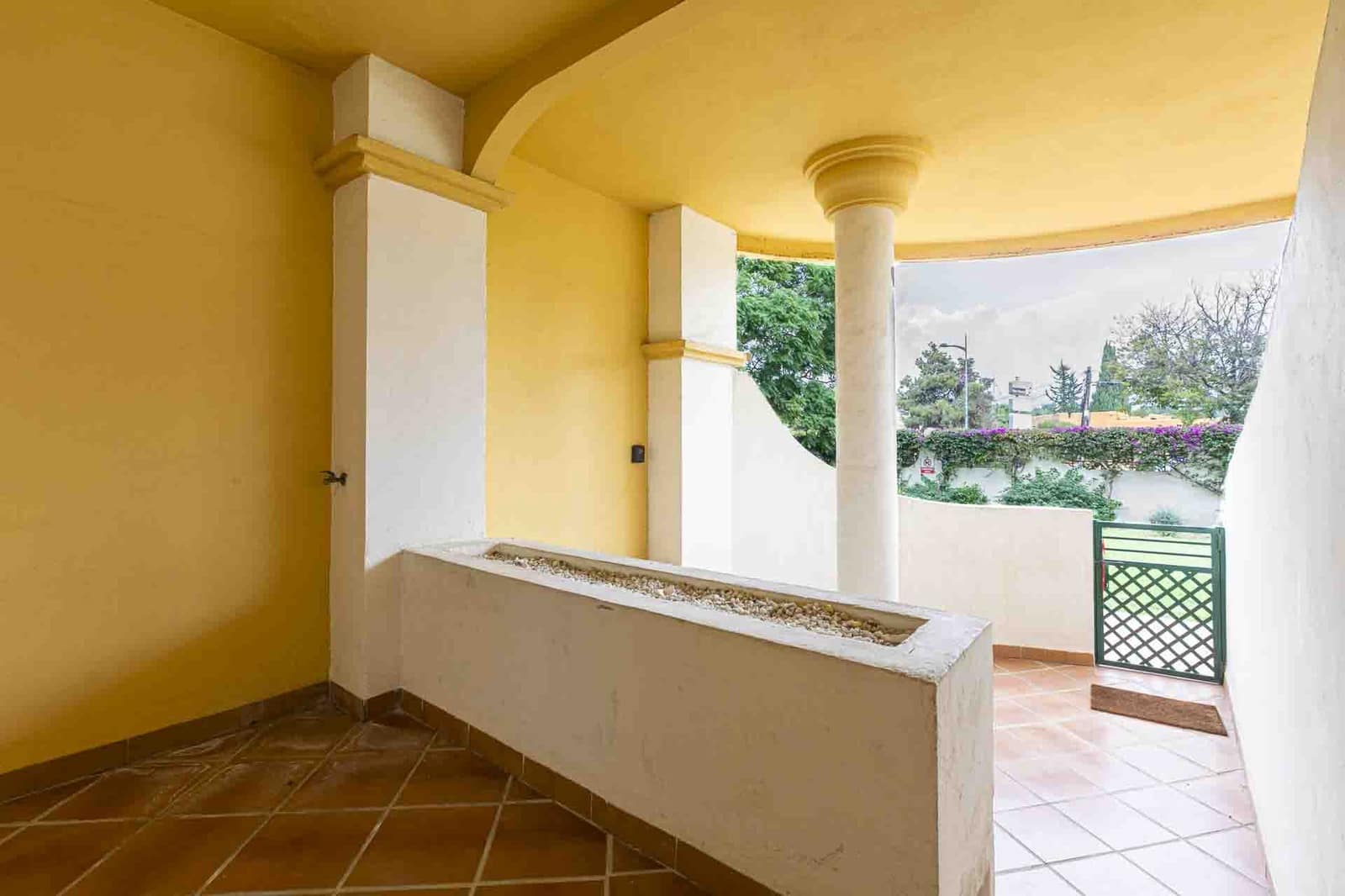 Apartamento de 2 habitaciones en Nueva Andalucia en venta con piscina garaje - 535.000 € (Ref: 9294657)