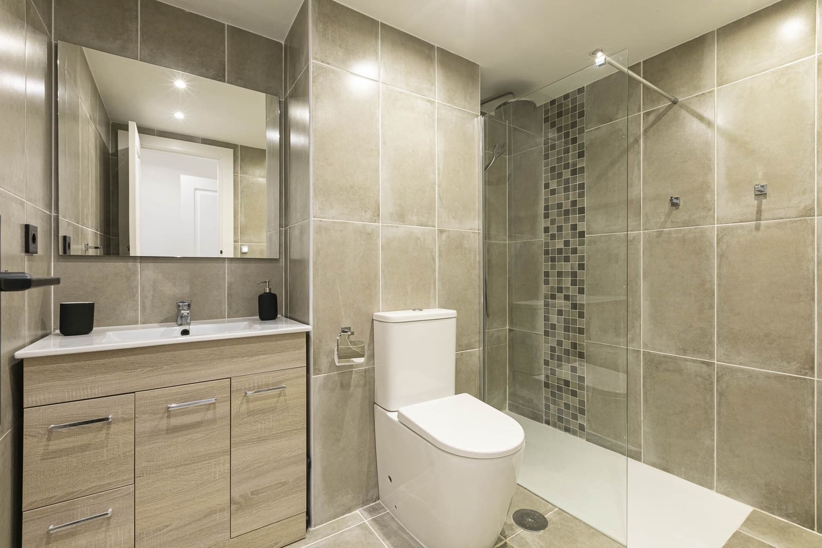 Apartamento de 2 habitaciones en Nueva Andalucia en venta con piscina garaje - 535.000 € (Ref: 9294657)