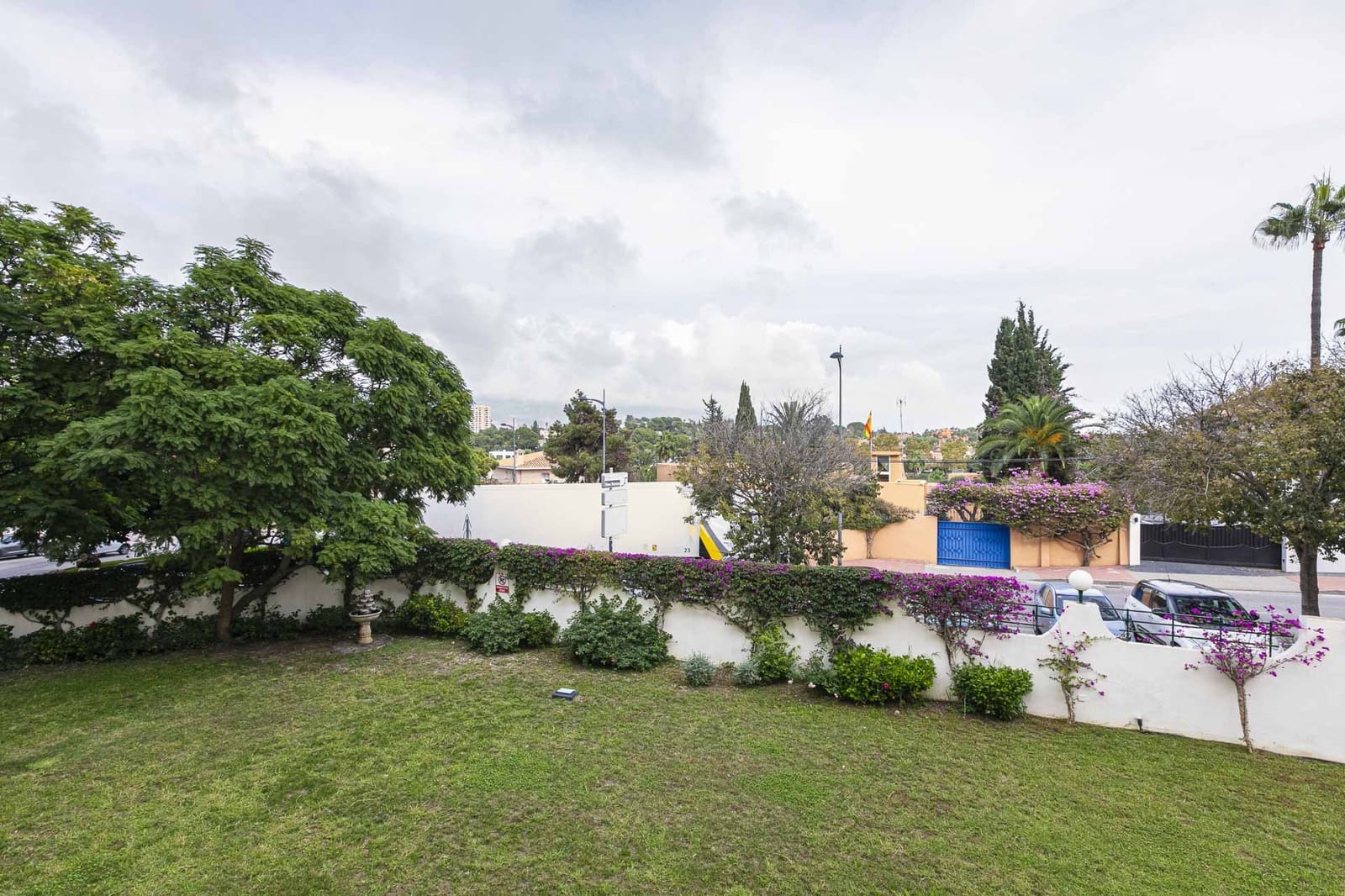 Apartamento de 2 habitaciones en Nueva Andalucia en venta con piscina garaje - 535.000 € (Ref: 9294657)