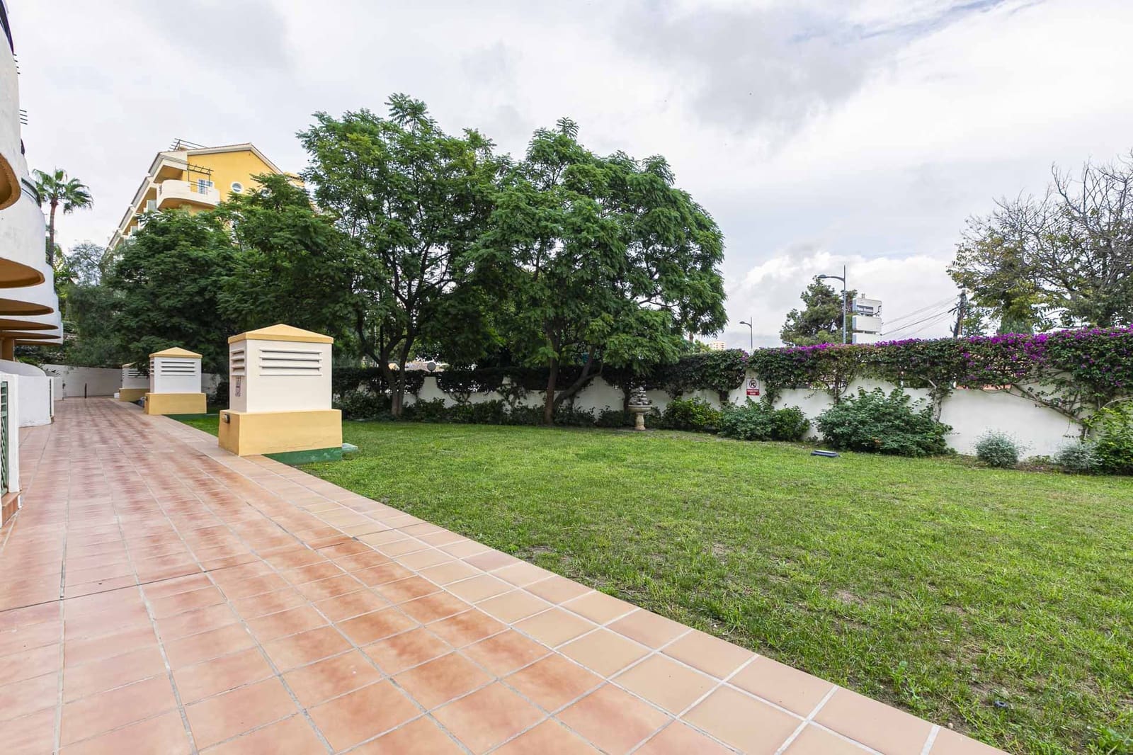 Apartamento de 2 habitaciones en Nueva Andalucia en venta con piscina garaje - 535.000 € (Ref: 9294657)