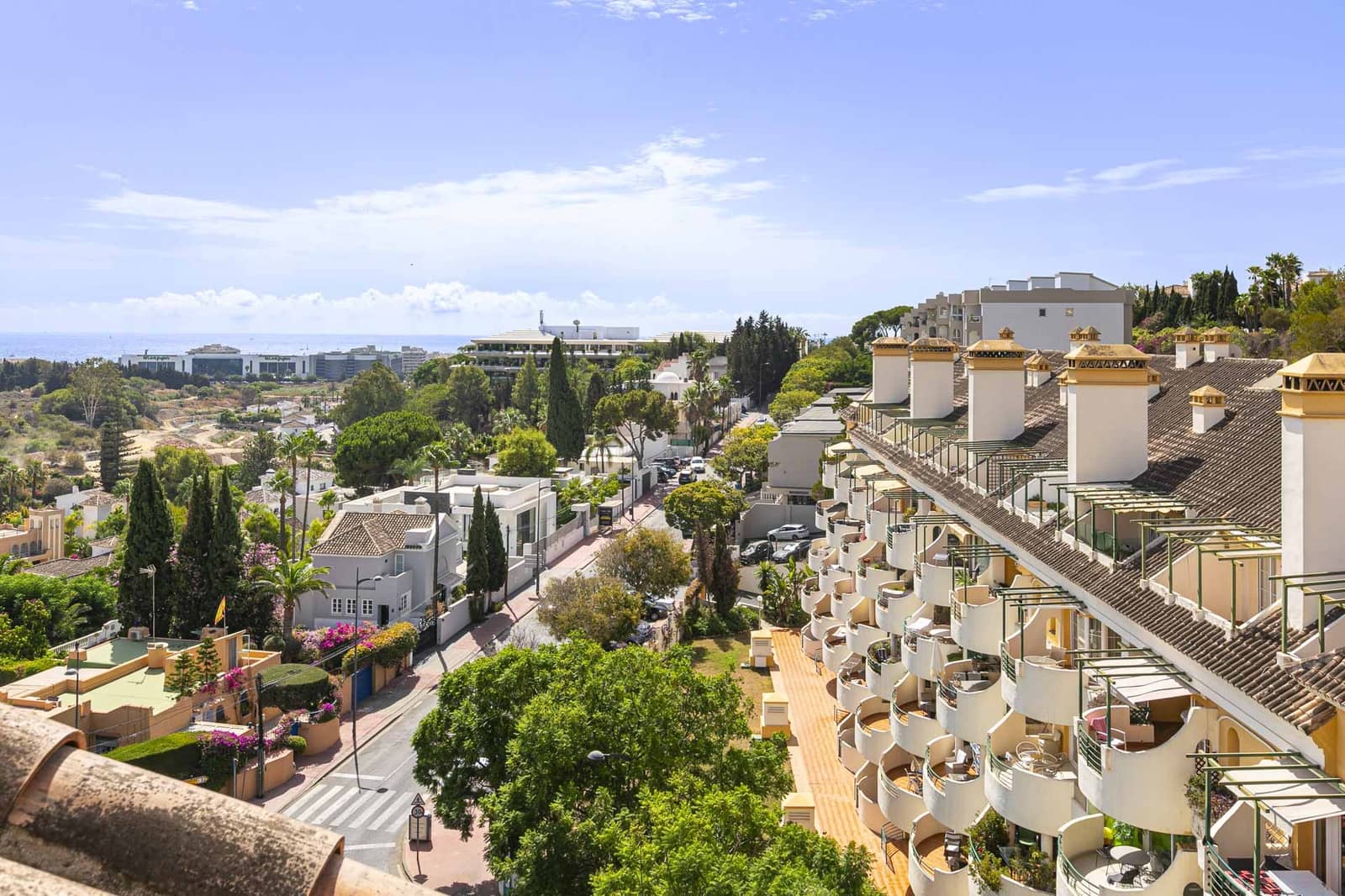 Apartamento de 2 habitaciones en Nueva Andalucia en venta con piscina garaje - 535.000 € (Ref: 9294657)