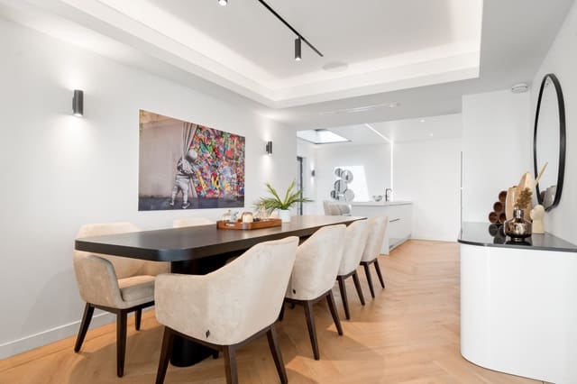 7 sypialnia Willa na sprzedaż w Marbella z basenem garażem - 2 990 000 € (Ref: 9294658)
