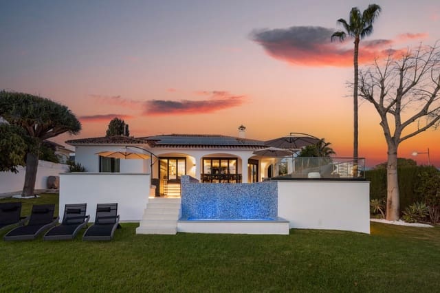 7 sypialnia Willa na sprzedaż w Marbella z basenem garażem - 2 990 000 € (Ref: 9294658)
