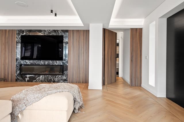 7 sypialnia Willa na sprzedaż w Marbella z basenem garażem - 2 990 000 € (Ref: 9294658)